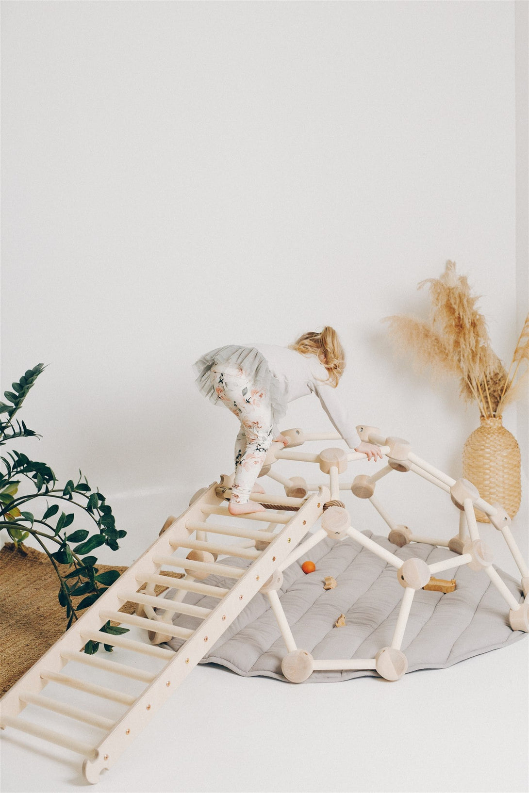 Dôme d'escalade d'intérieur en bois pour bébés et enfants • LOOVE