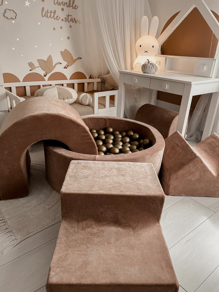 Parcours de motricité avec piscine à balles, Marron glacé • LOOVE