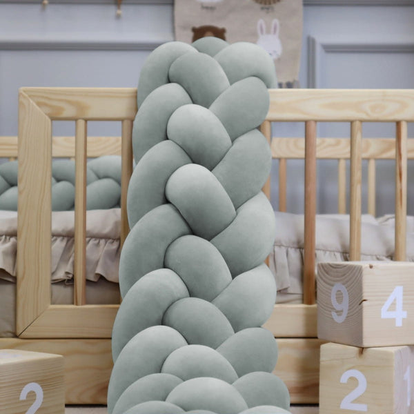 Tour de lit tressé 4 épis en velours Vert sauge | 9 Tailles