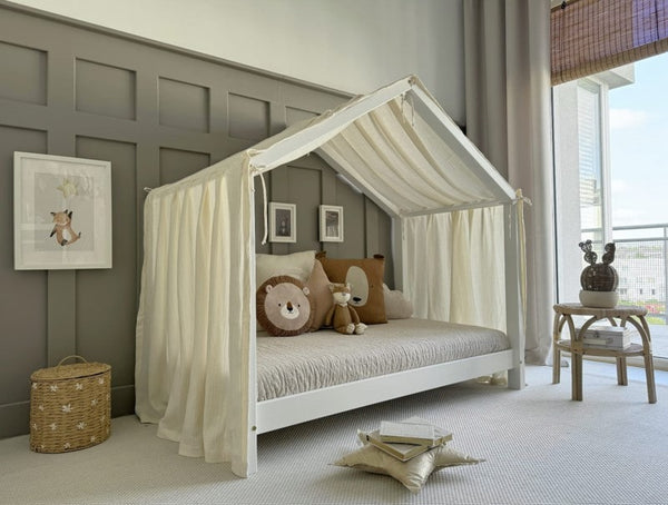 Velo da letto a capanna per tetto appuntito a forma di A in garza di cotone | Vaniglia • Laramie