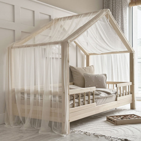 Velo da letto a capanna per tetto appuntito a forma di A in tulle | Vaniglia • Laramie