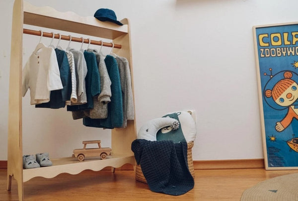 Porte-vêtements Montessori hauteur enfant en bois FSC • Dune