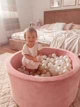Round 90cm ball pit in velvet - Raspberry | Balls of your choice