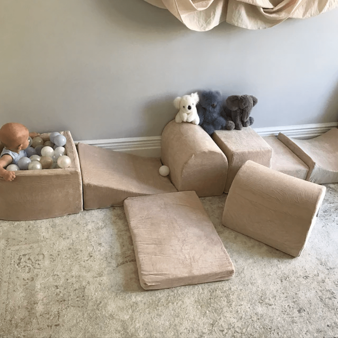 Parcours de motricité avec piscine à balles, Beige • LOOVE