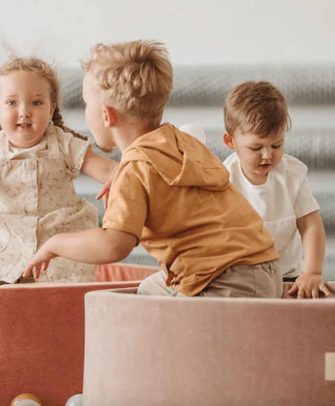 Piscine à balles ronde en velour beige pour enfants • LOOVE