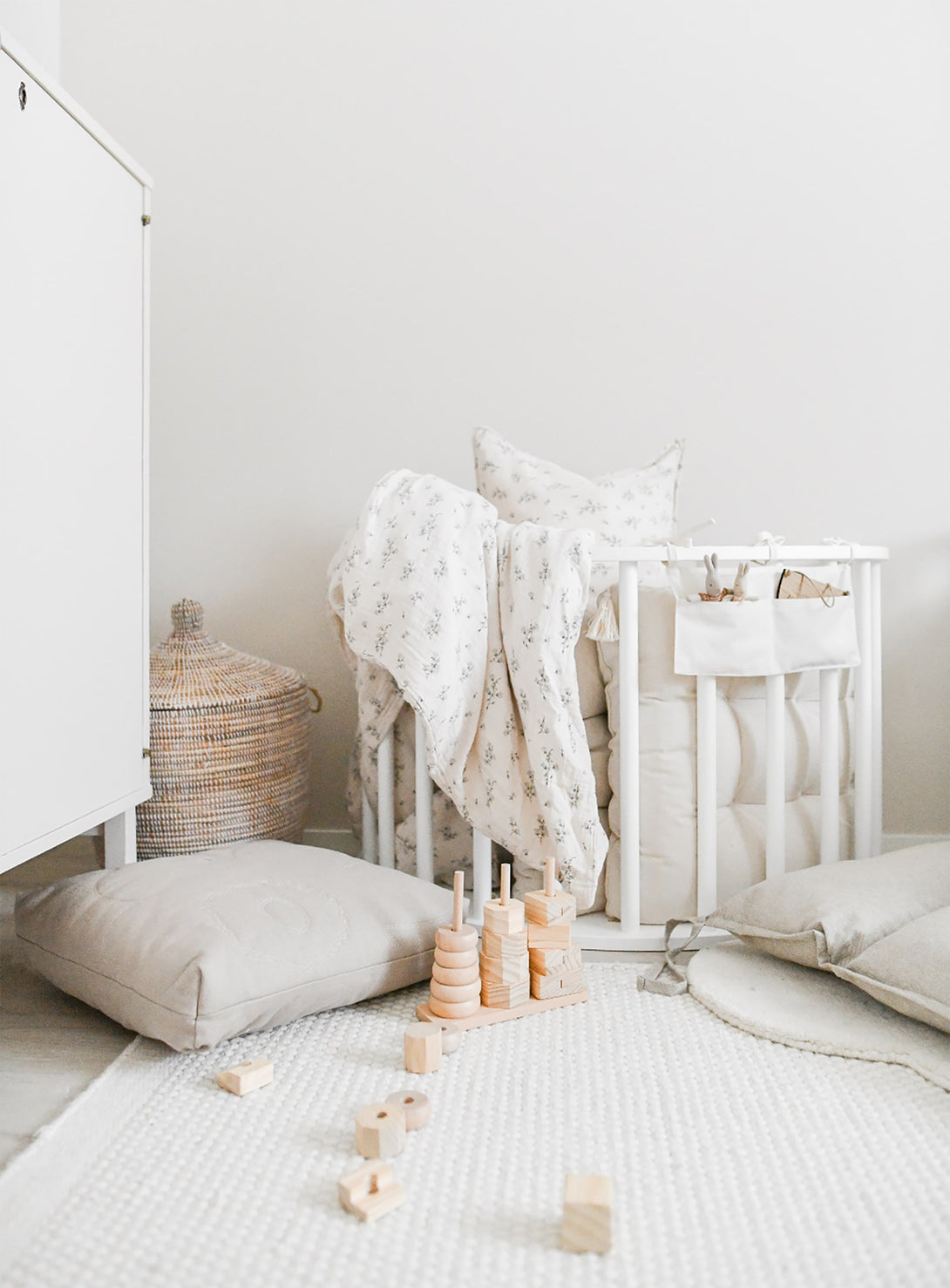 Arche d'escalade en bois, multifonctions, parcours de motricité, chambre enfant avec design scandinave • LOOVE