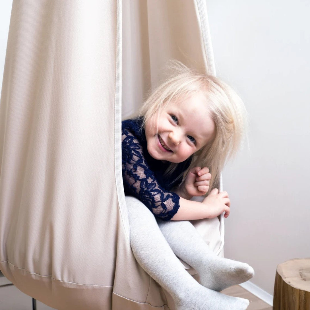 Balançoire Cocon d'intérieur pour enfant, Beige • LOOVE