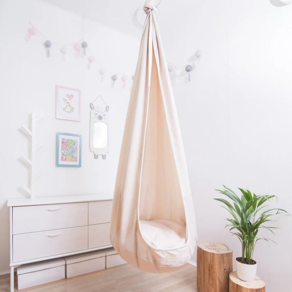 Balançoire Cocon d'intérieur pour enfant, Beige • LOOVE