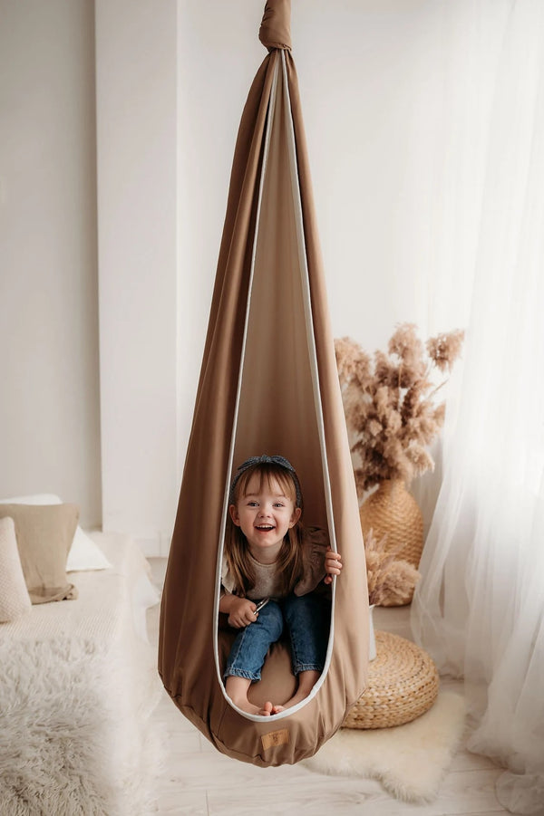 Balançoire Cocon d'intérieur pour enfant, Marron • LOOVE