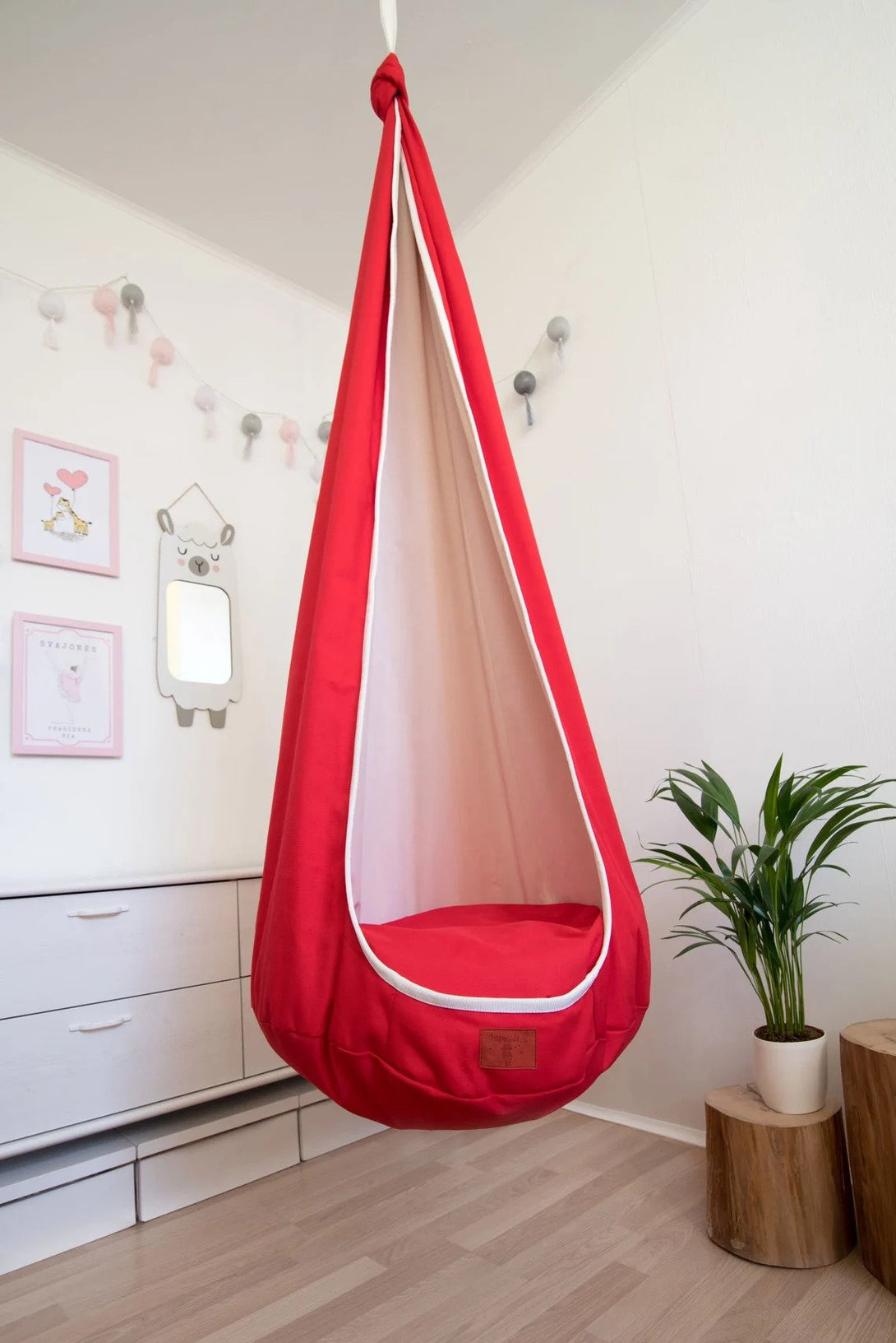 Balançoire Cocon d'intérieur pour enfant, Rouge • LOOVE