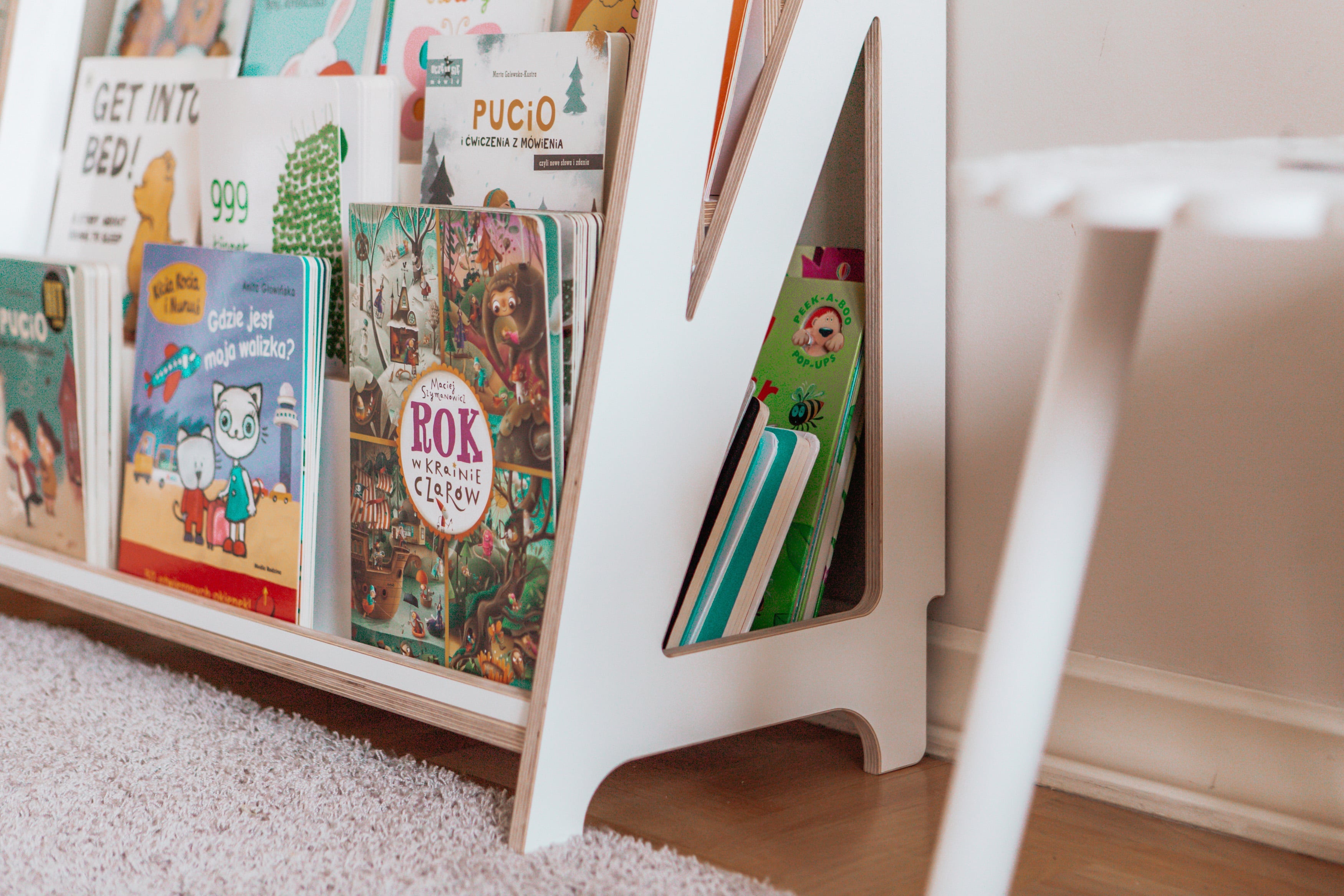 Bibliothèque enfant pour coin lecture Montessori, blanc • LOOVE