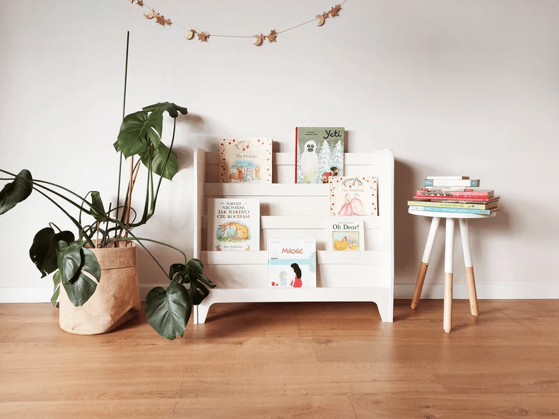 Bibliothèque Montessori en bois avec étagère • LOOVE