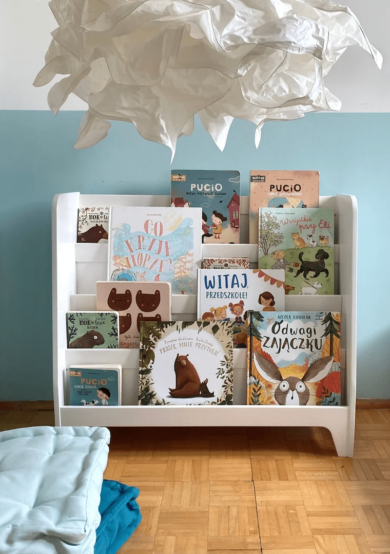 Bibliothèque Montessori en bois avec étagère • LOOVE