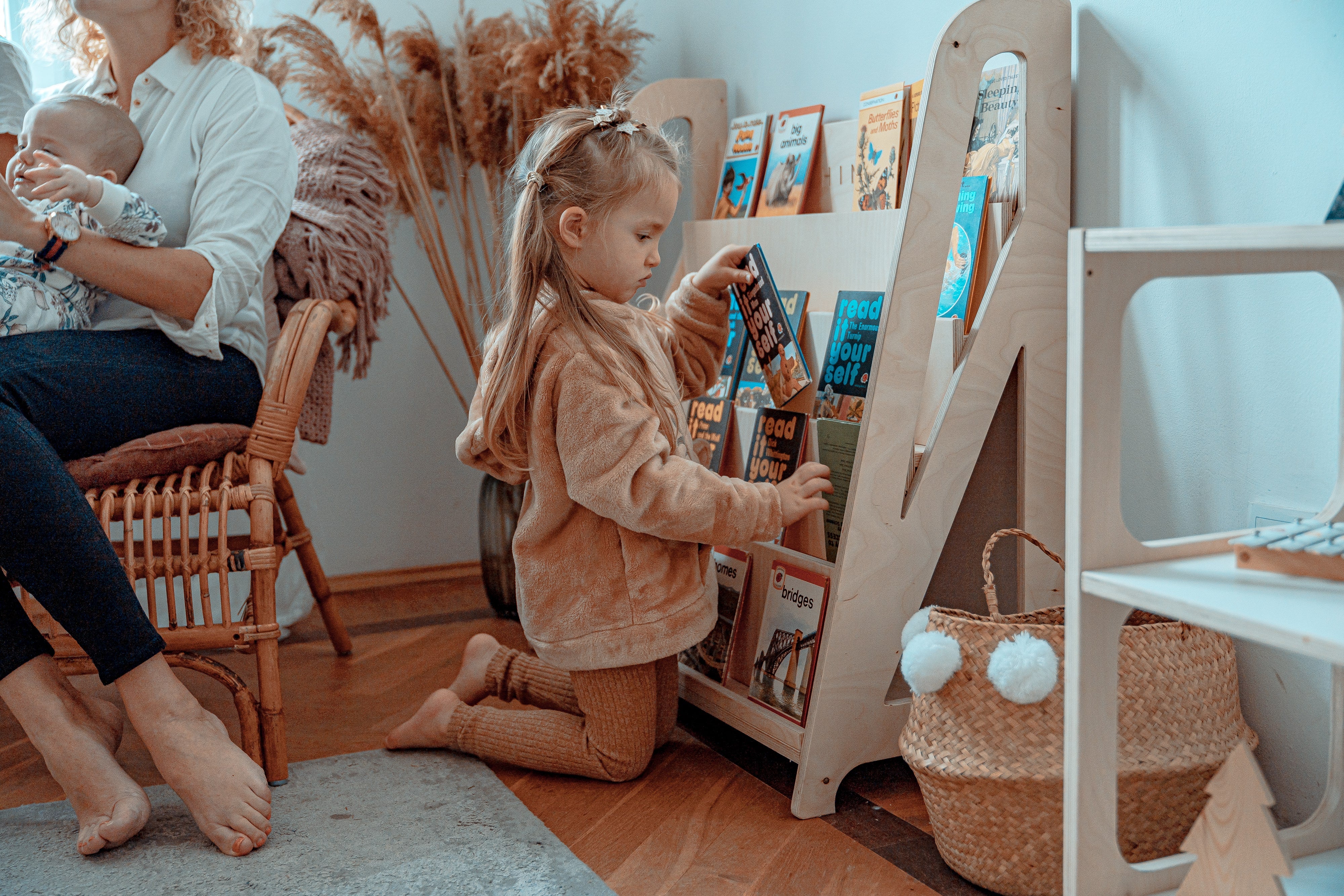 Bibliothèque enfant pour coin lecture Montessori, naturel • LOOVE