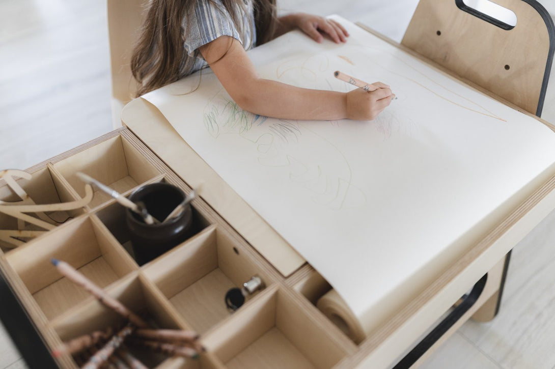 Bureau d’activité évolutif pour enfant avec tableaux, 2 hauteurs • LOOVE