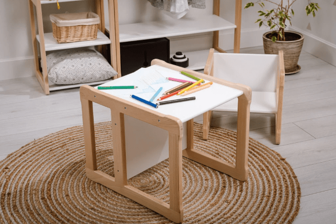 Petit bureau évolutif en bois, chambre Montessori • LOOVE