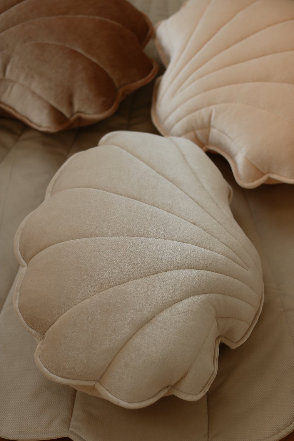 Coussin coquillage en velour ou lin OEKO-TEX • LOOVE