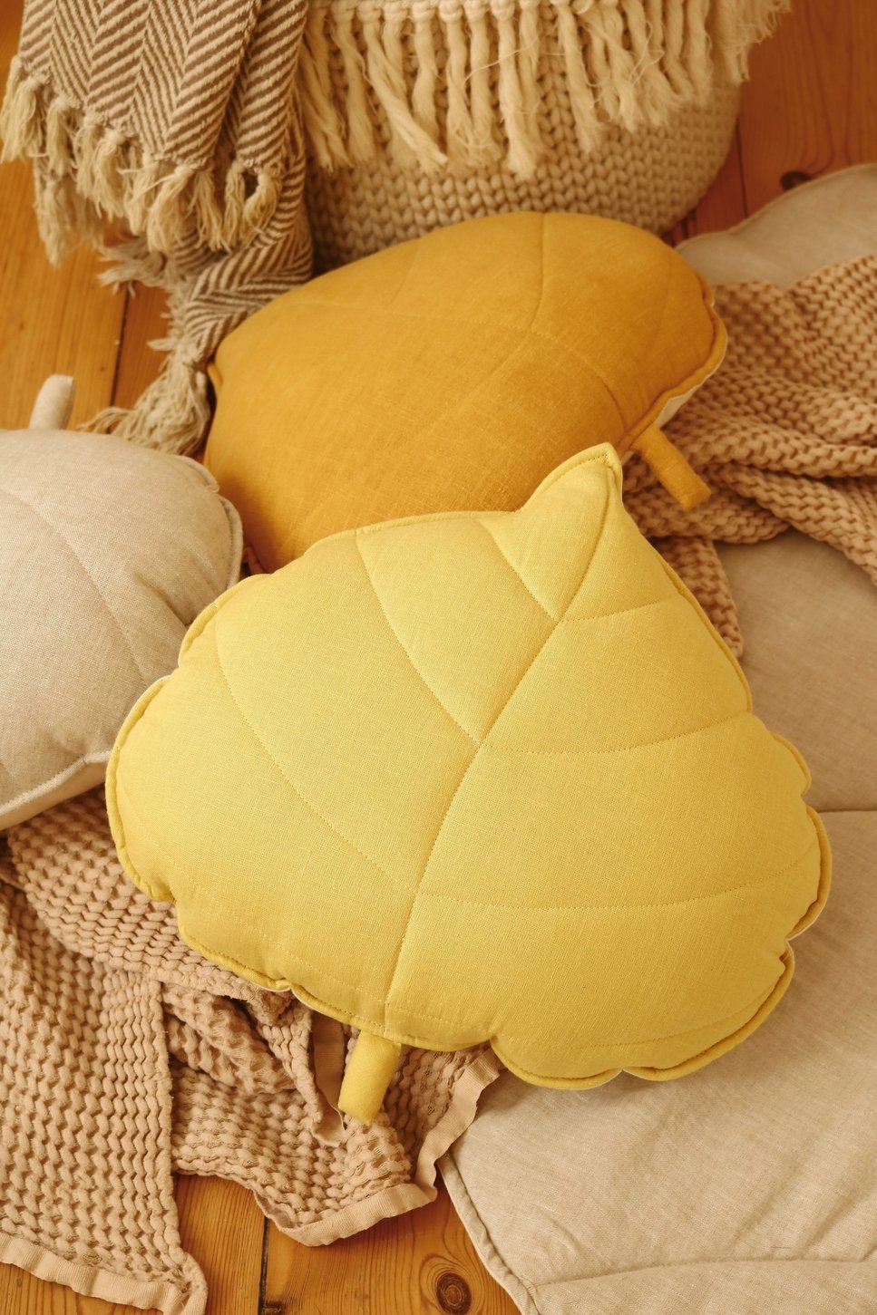 Coussin feuille en velour ou lin OEKO-TEX • LOOVE