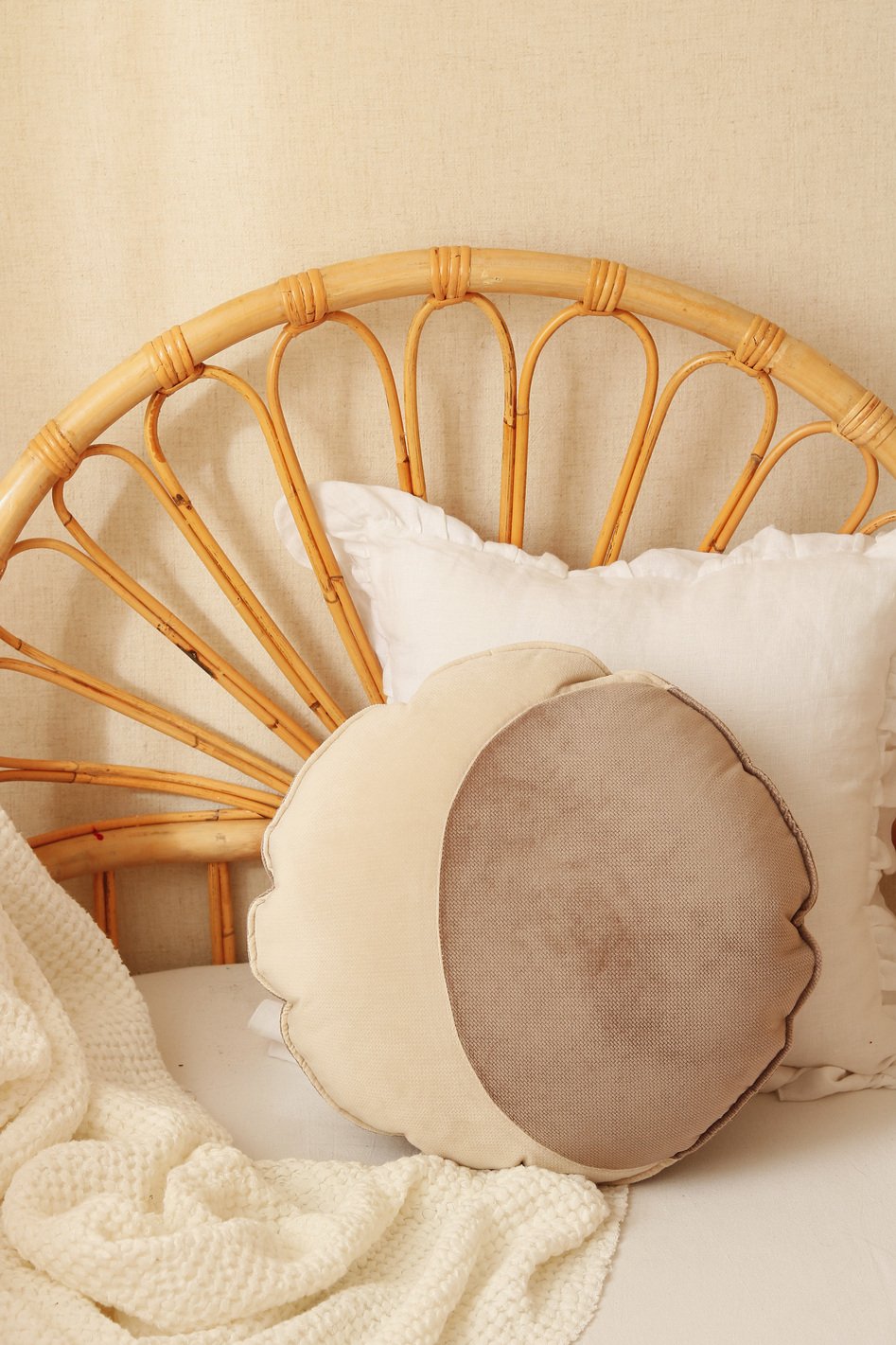 Coussin soleil ou lune OEKO-TEX, pour chambre d'enfant • LOOVE