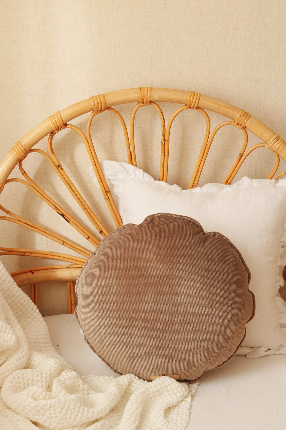 Coussin soleil ou lune OEKO-TEX, pour chambre d'enfant • LOOVE