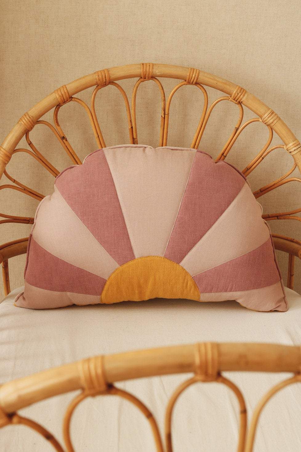 Coussin soleil ou lune OEKO-TEX, pour chambre d'enfant • LOOVE