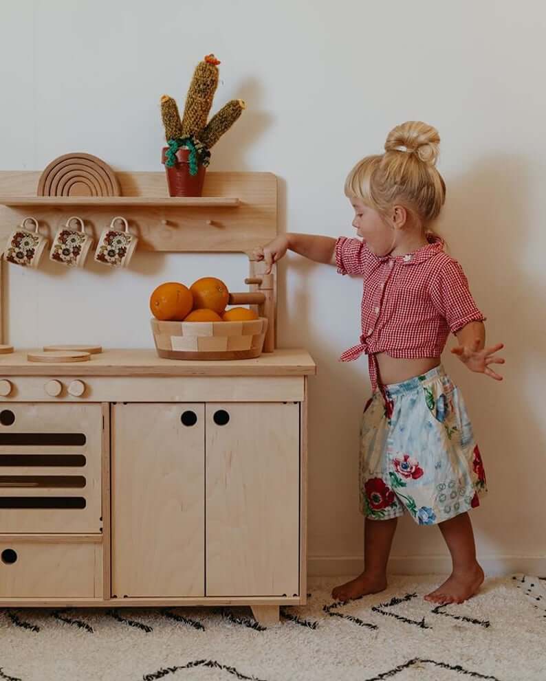 Cuisine enfant en bois artisanale évolutive, écologique et responsable naturelle • LOOVE