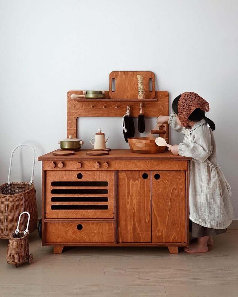 Cuisinière enfant en bois artisanale évolutive, écologique et responsable acajou • LOOVE