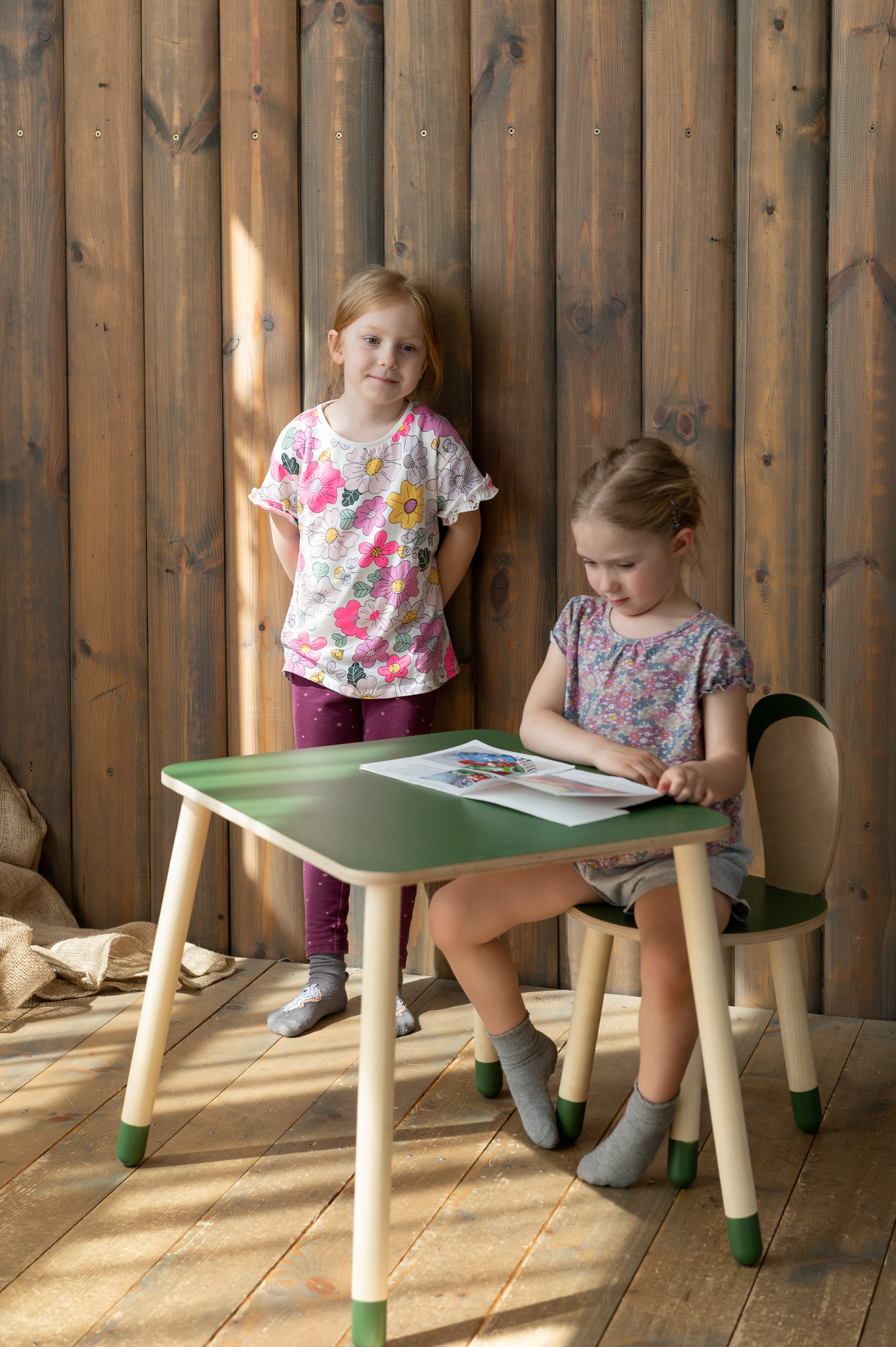 Ensemble table et 2 chaises enfant en bois blanc et naturel