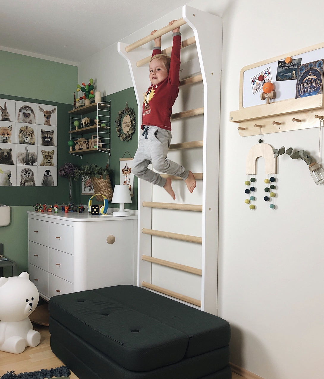 Mur Suédois pour chambre d'enfant, parcours de motricité • LOOVE