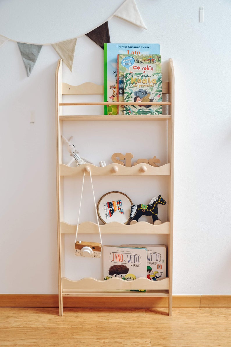Bibliothèque pour enfants d'inspiration Montessori en bois de