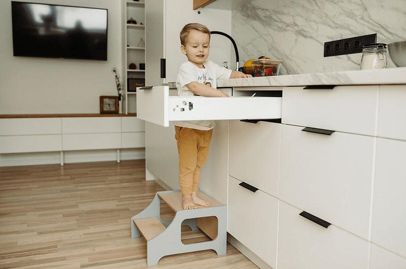 Marchepied en bois pour enfant et parents • LOOVE