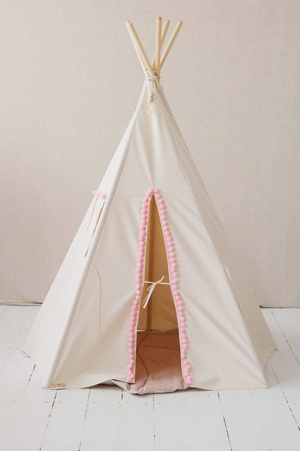 Teepee / Tipi avec pompons pour enfant, en coton OEKO-TEX • LOOVE