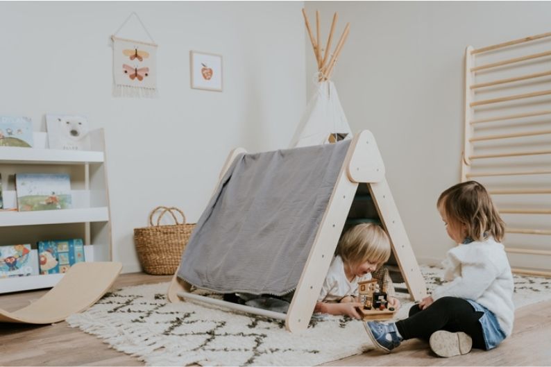 Triangle de Pikler en bois FSC, parcours de motricité enfant • LOOVE