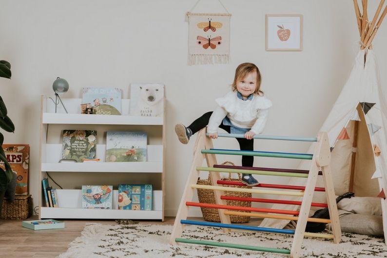 Triangle de Pikler en bois FSC, parcours de motricité enfant • LOOVE